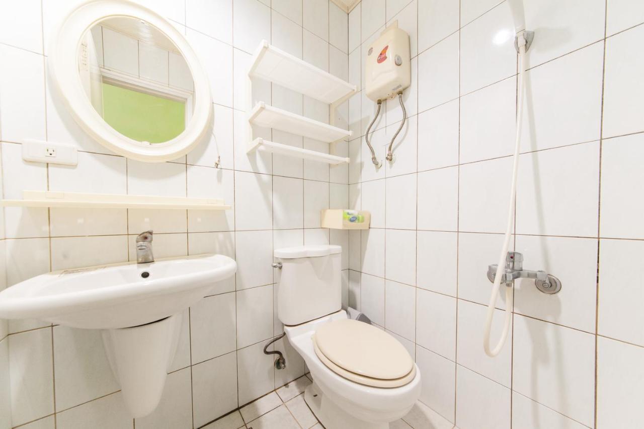 تايتشونغ Fengjia Qing Su Homestay المظهر الخارجي الصورة